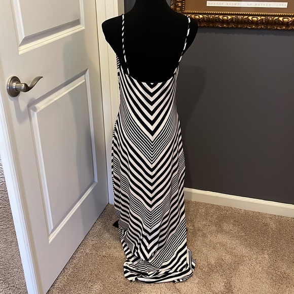 Lauren by Ralph Lauren full length dress. Size 10. - Picture 3 of 4